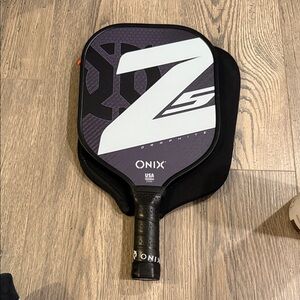 Onyx Z Graphite Paddle - Black and White